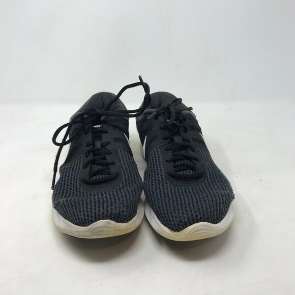 Nike Revolution 4 Black - 908988-001 - Picture 1 of 9